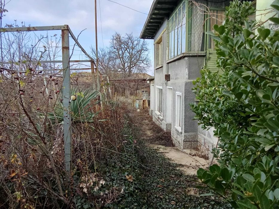 Продава се Къща в София, Летище София - 160 кв.м за 160 €/кв.м - Снимка #1