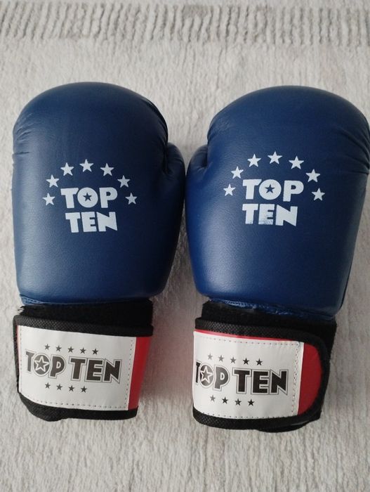Боксерские перчатки