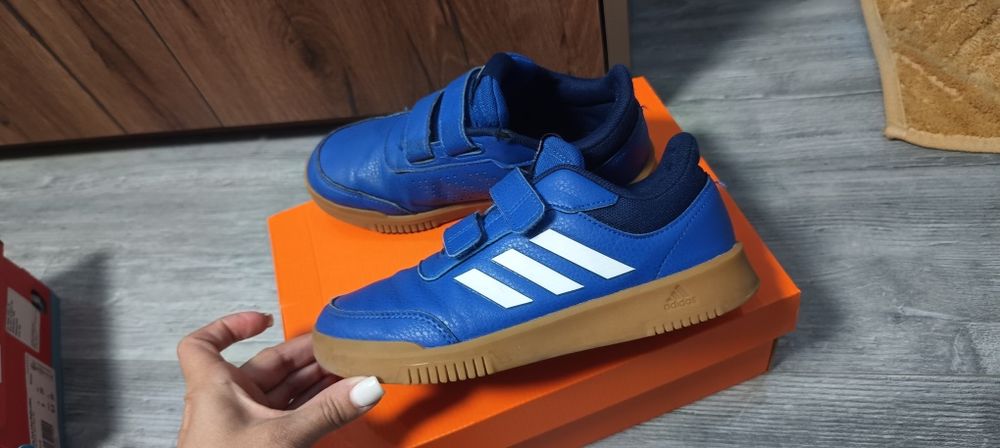 Маратонки Адидас 35 номер