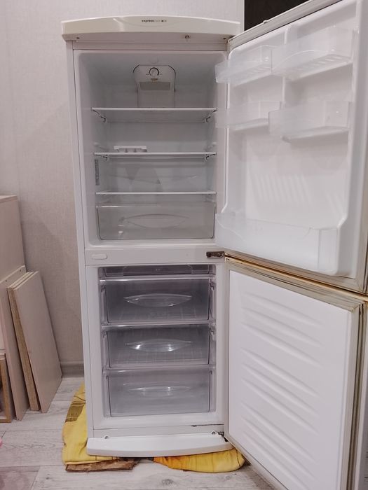 Продам холодильник LG