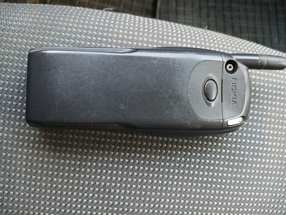 Nokia 8110                    .