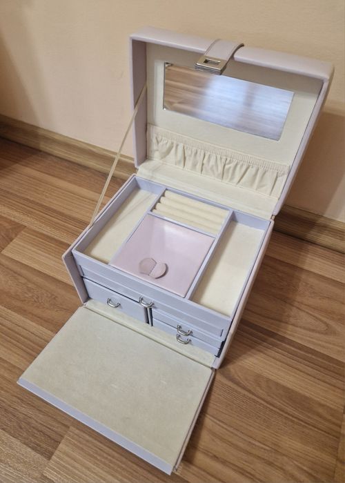 Кутия за бижута - лилава