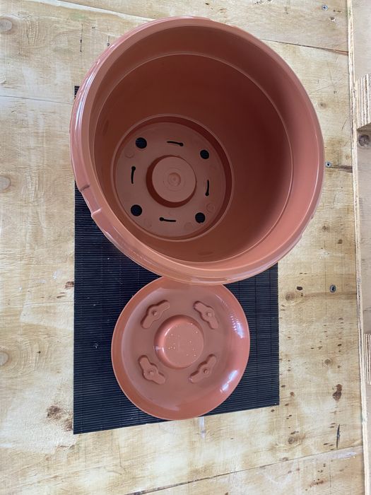 Ghiveci din plastic cu farfurie diam 27 cm