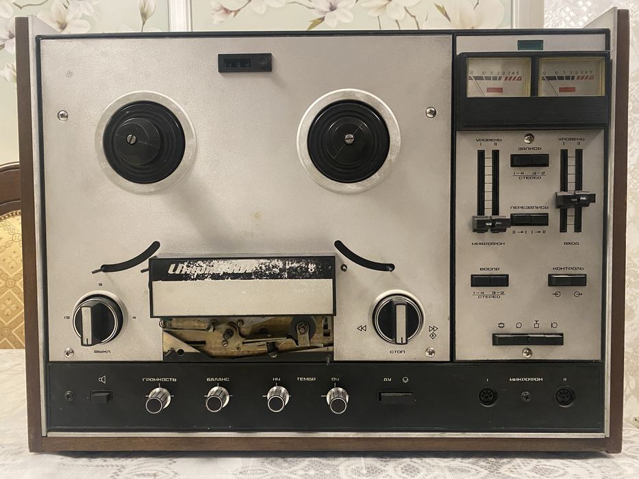 Катушечный магнитофон