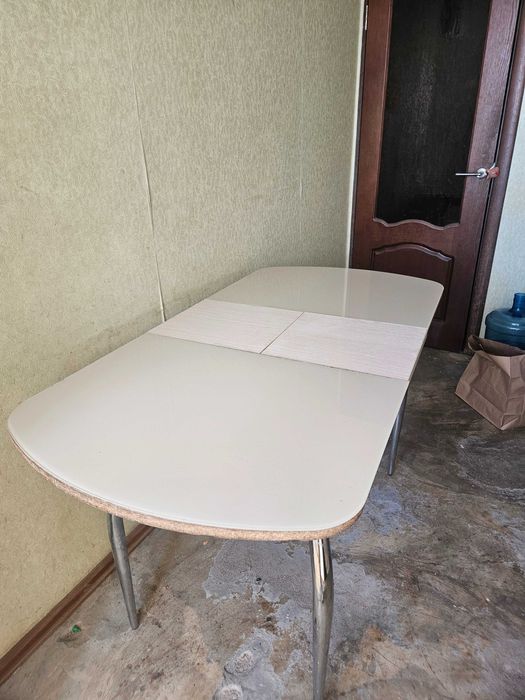 Стол кухонный стеклянный