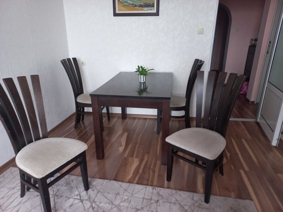 Трапезна или Холова маса