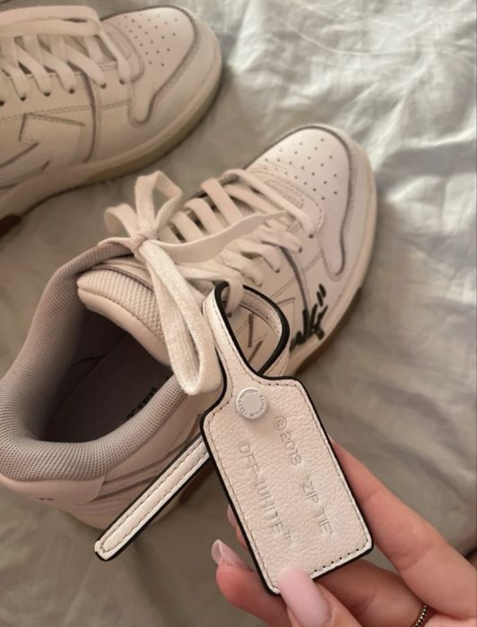 Off White- Out of Office in stare foarte buna
