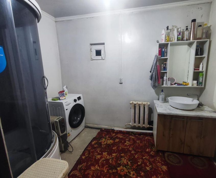 4 бөлмелі үй сатылады.