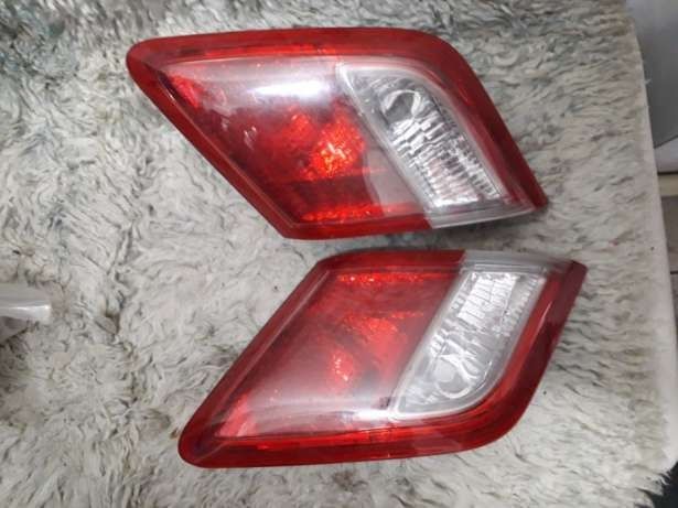 Фары задние на Камри 40.