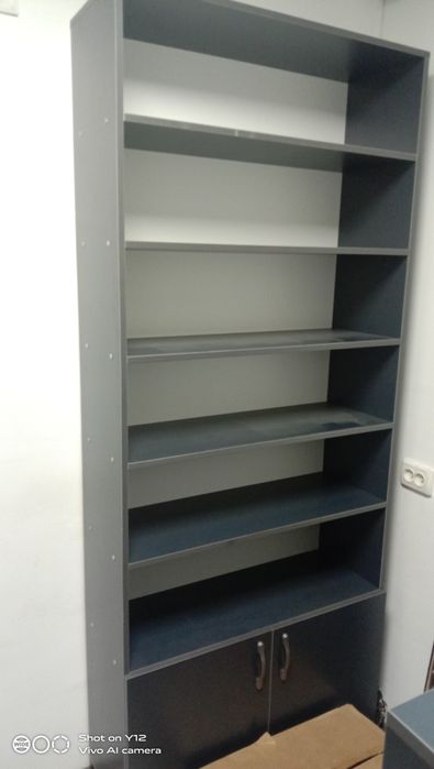 Продается мебель две полки и барная стойка