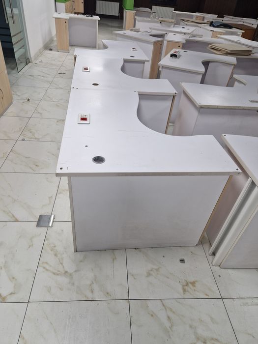 Продаётся столы тумбочки