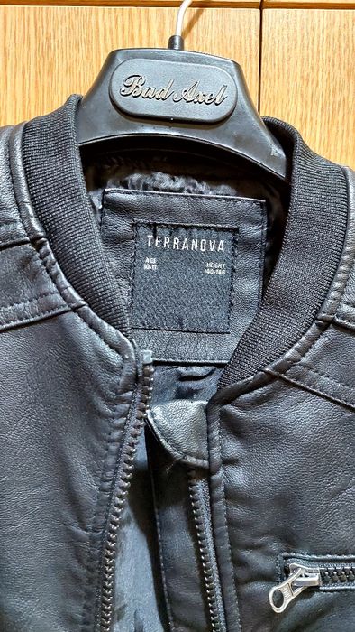 Geaca piele copii 10-11 ani+TRENING la preț de 150 lei la pachet