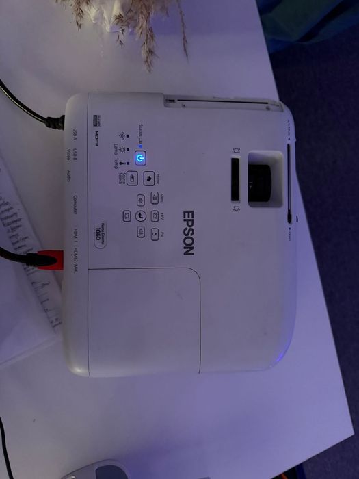 Проектор Epson home cinema 1060