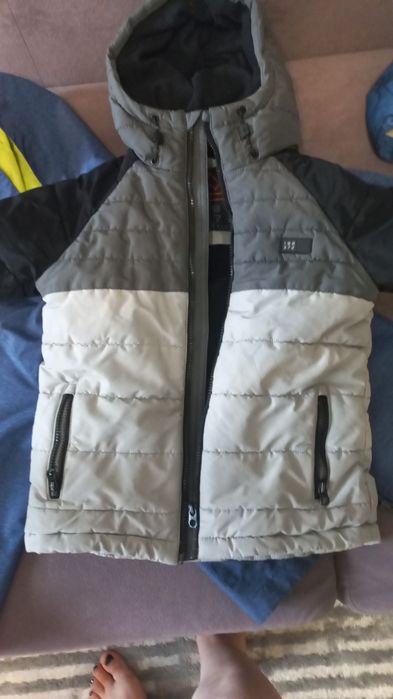 Продам куртки на мальчика