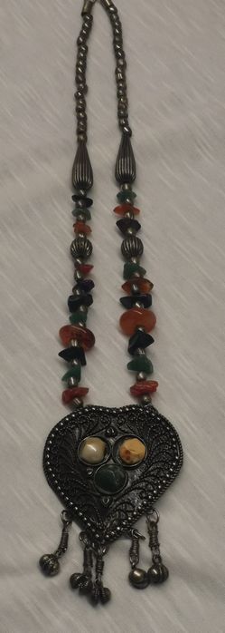 Медальон, кован метал и ахати