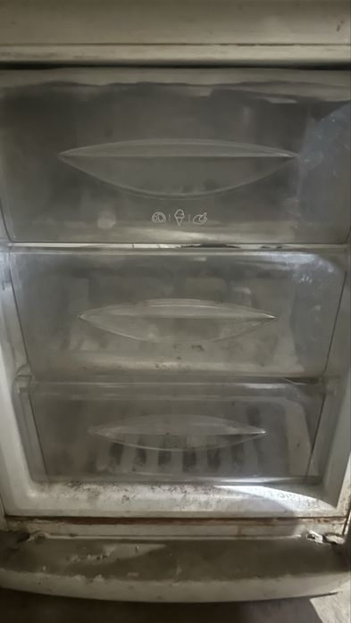 Lg холодильник срочна !!!