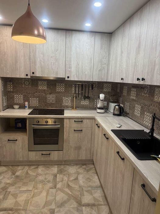 Тристаен апартамент в центъра на София.