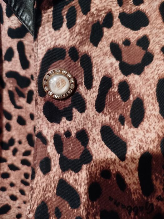 Graca dama din piele