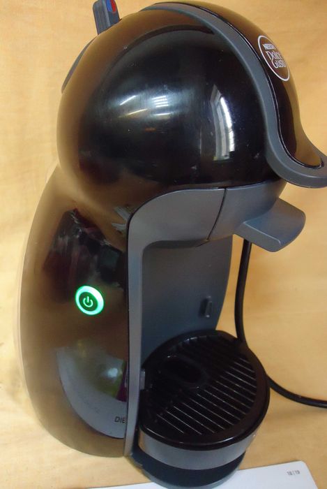 Кафемашина гаранция 1 година Delonghi NESCAFÉ® Dolce Gusto Piccolo.W/B