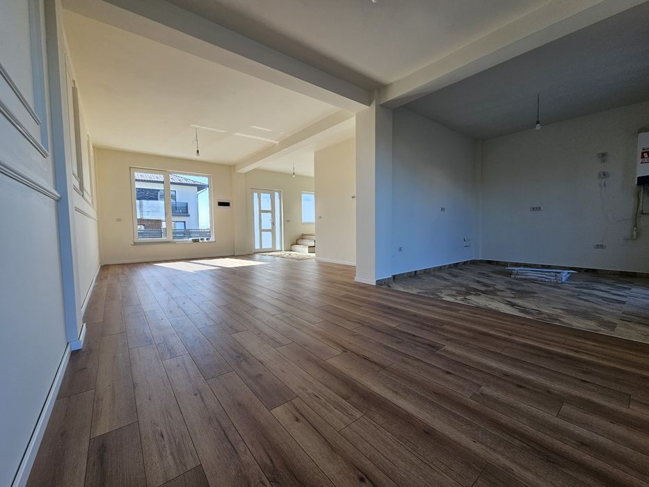Casa single, str. 1 Decembrie, zona Valea Lupului - Rediu