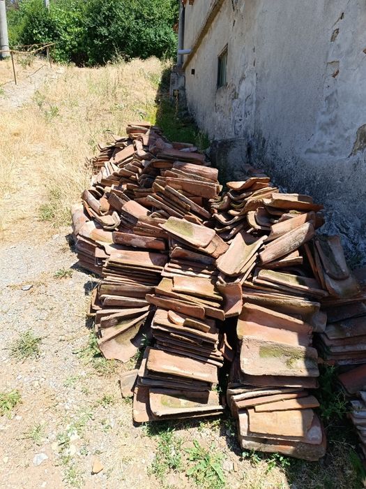 Подарявам стари керемиди