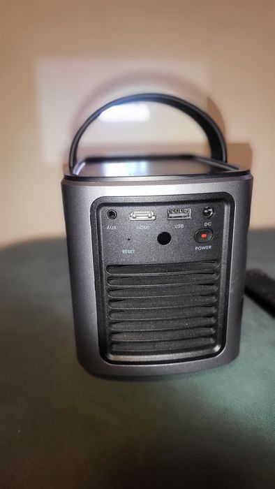 Vând videoproiectorAnker nebula mars air 3