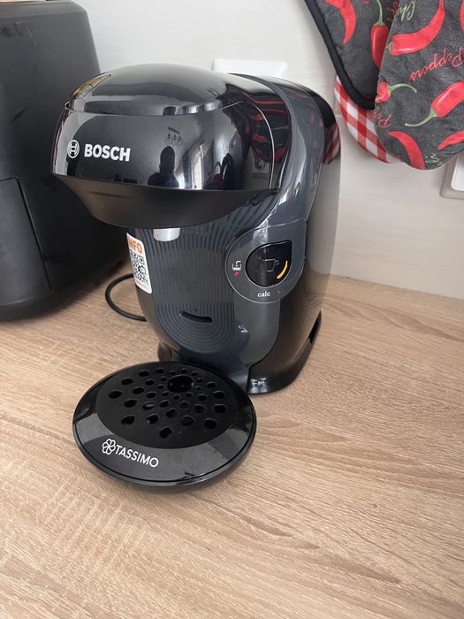 Espressor capsule Bosch Tassimo Style (ca nou, folosit foarte puțin)