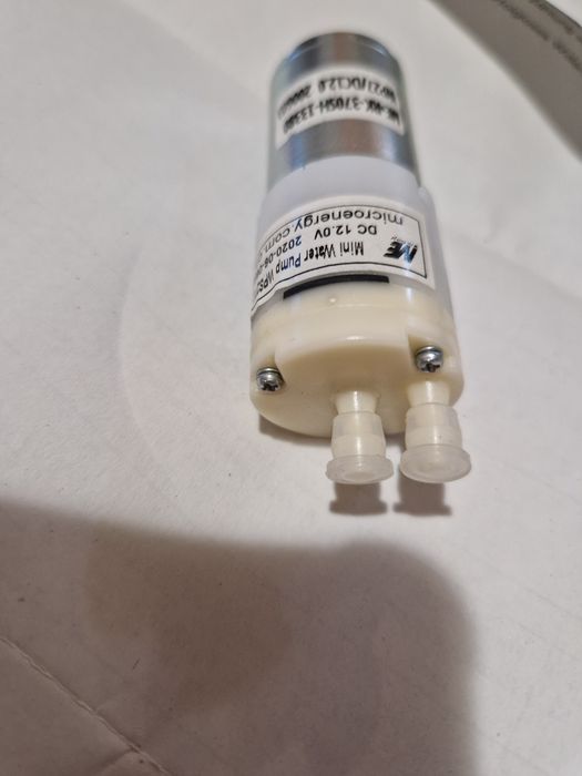 Pompa  apa.  12V