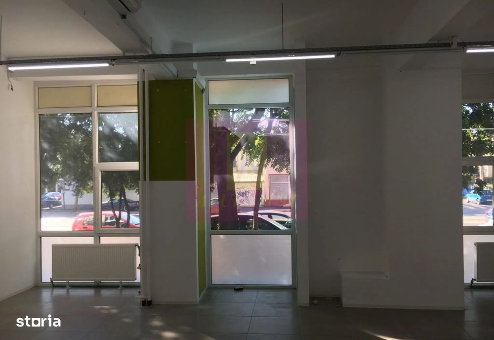Spatiu comercial Calea Serban Voda, 261 mp, vitrina 20ml, stradal