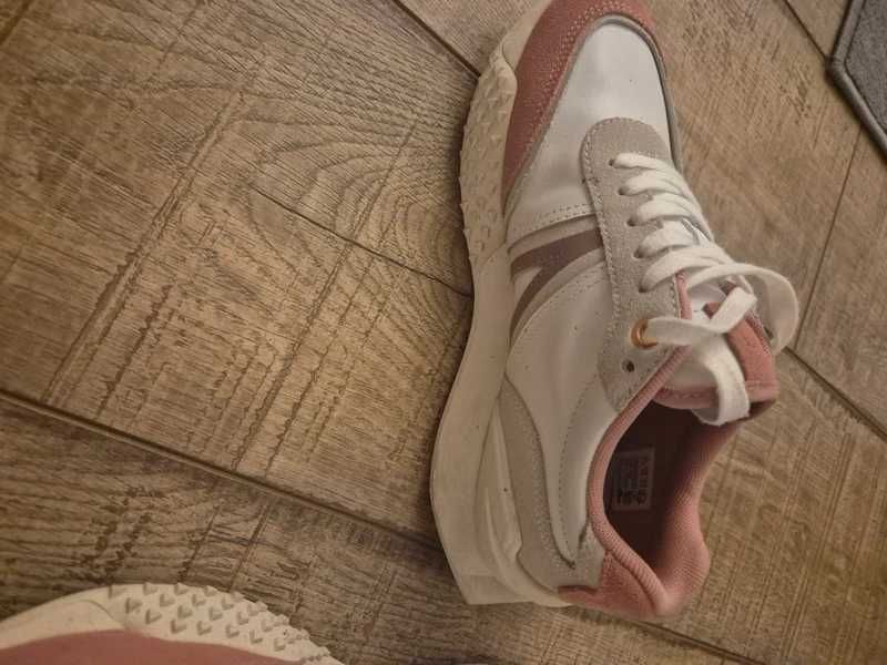 Adidasi Lacoste, marimea 36