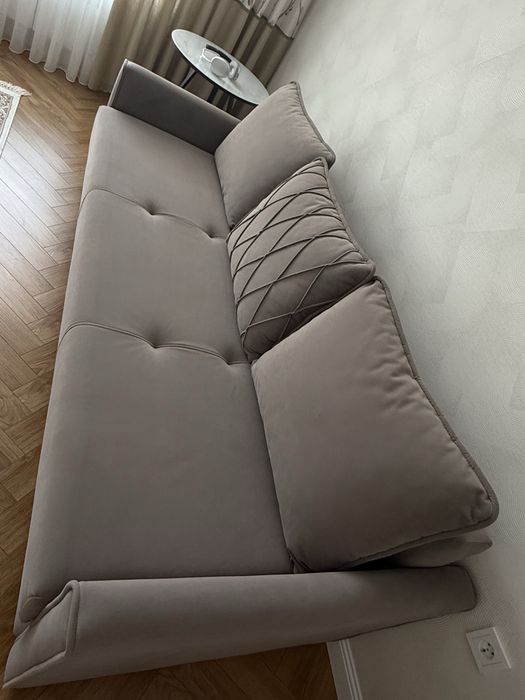 Продам диван для гостиной