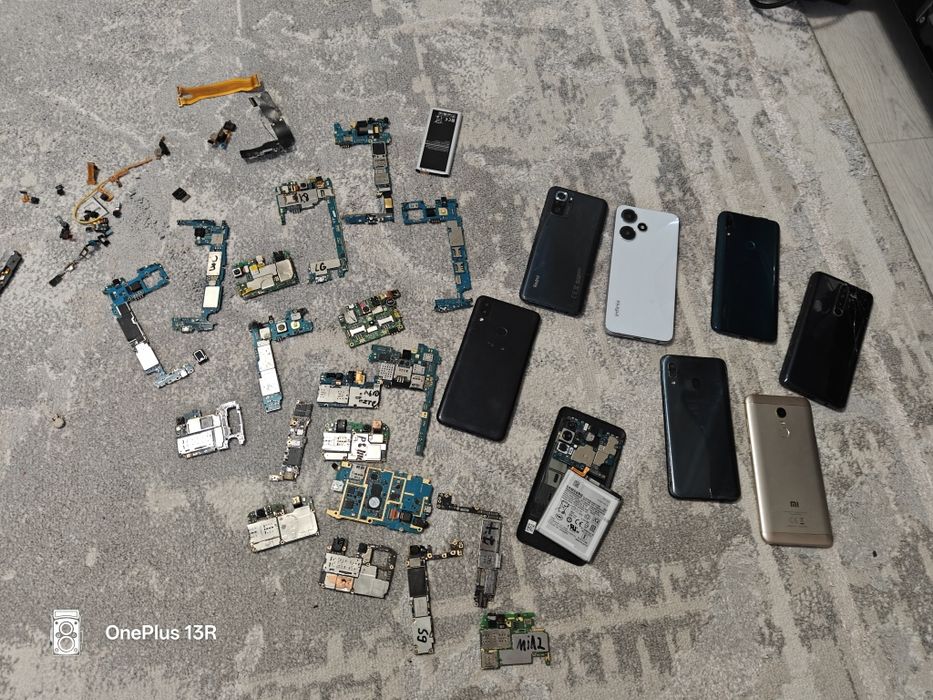 Продам телефоны рабочие