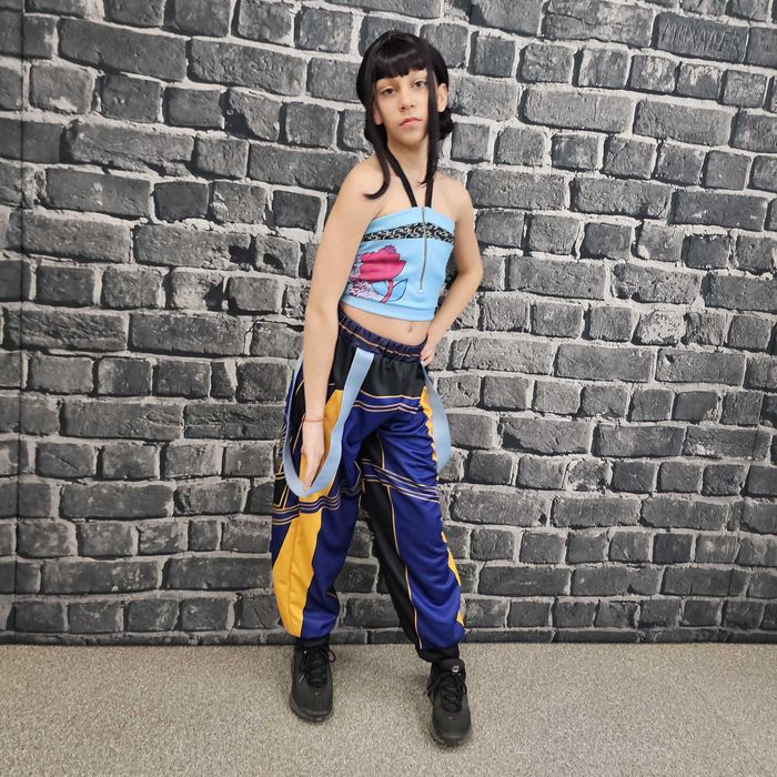 Детски K-Pop костюм за момиче–перфектен за танци, партита и карнавали.