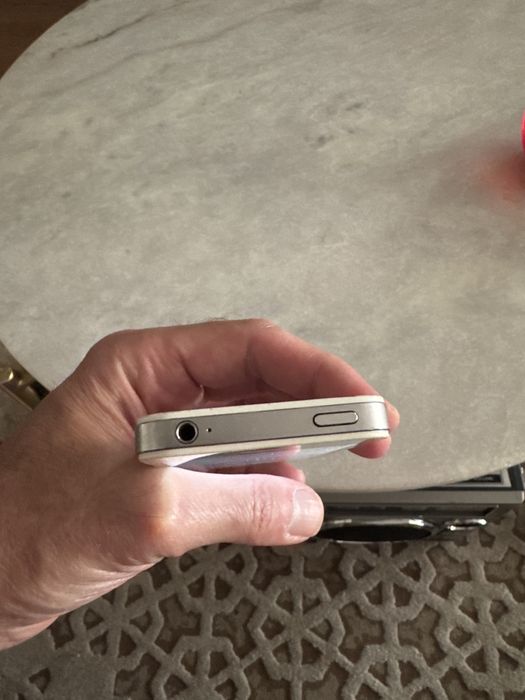 Iphone 4s, заключен
