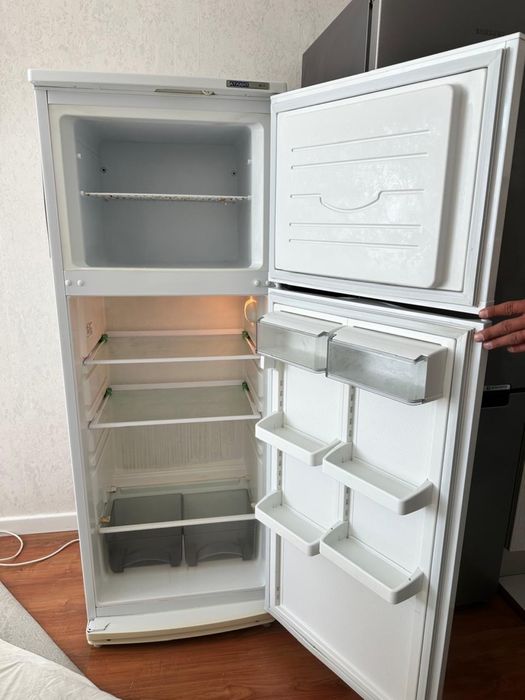Продам холодилник Атлант стиралка LG