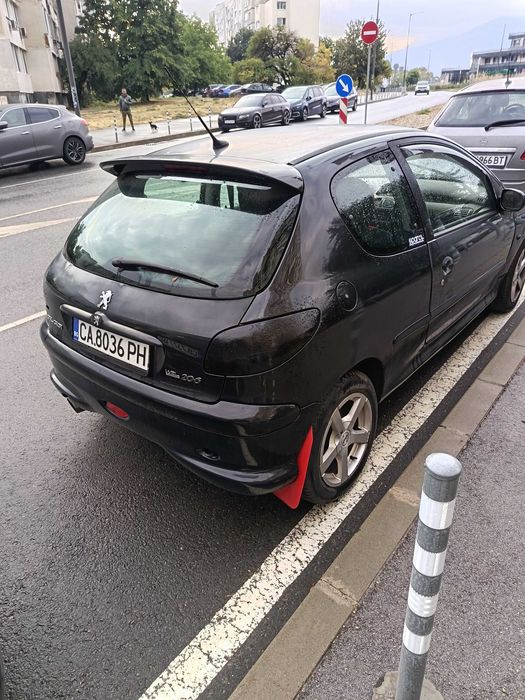 Автомобил пежо 206