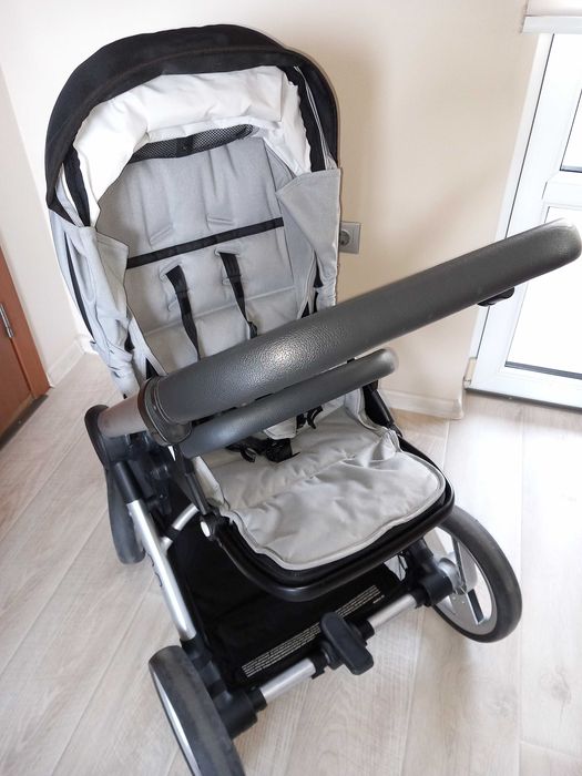 Бебешка количка Mutsy Evo + всички аксесоари.