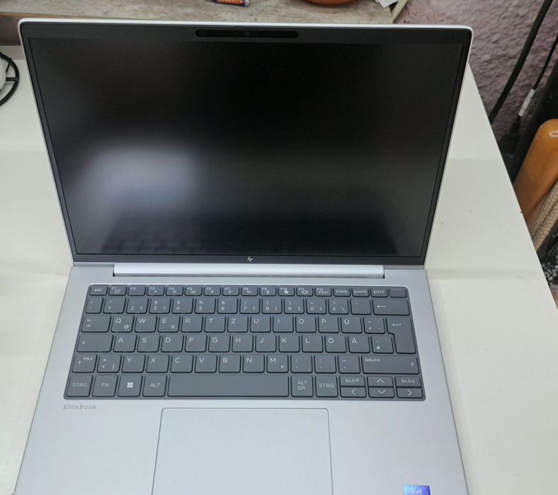 Vand laptop ultima generație de la HP