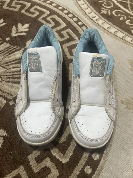 Детские кроссовки