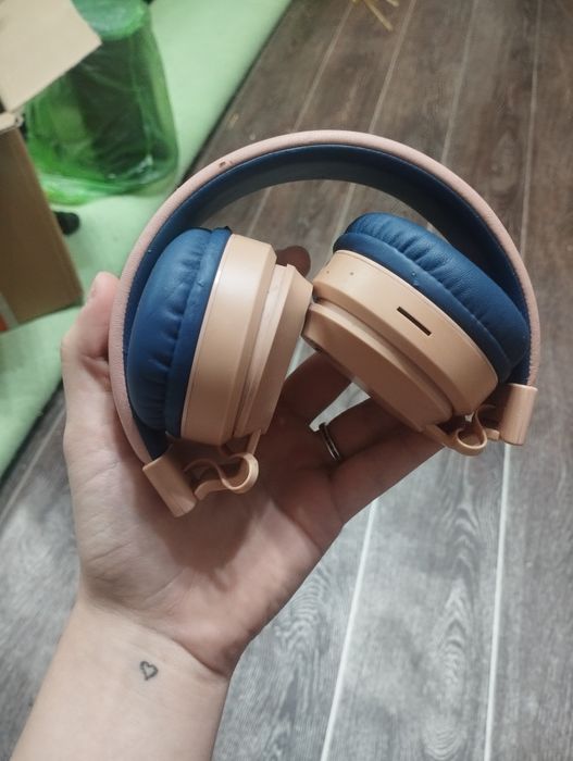 Продам наушники  розовые