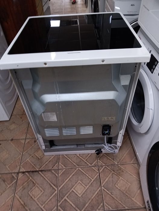 Свободно стояща печка с керамичен плот Gorenje 2 години гаранция!