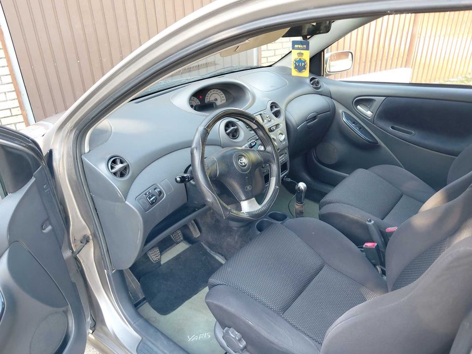 TOYOTA Yaris 2002 — imagine 2