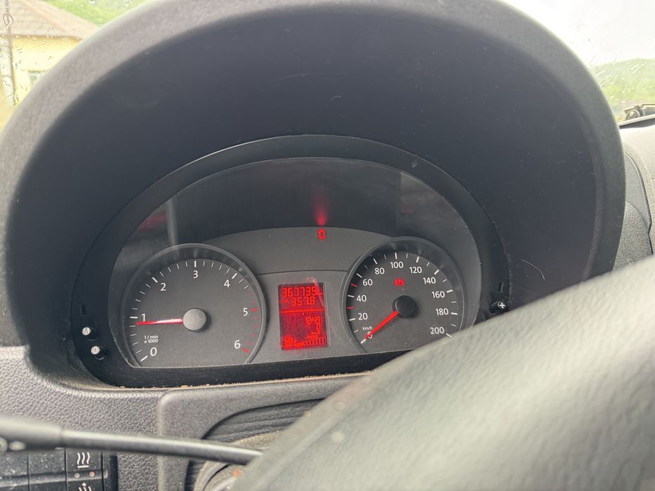 Volkswagen Crafter 2015 2.0D Autoutilitara cu lift hidraulic navigatie