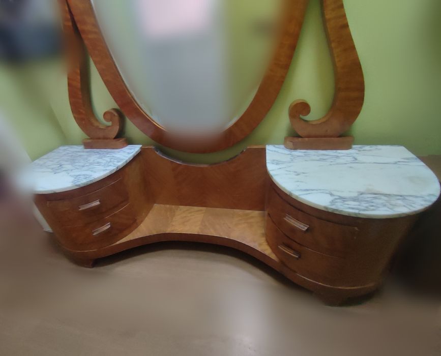 Старинен шкаф с огледало - портманто