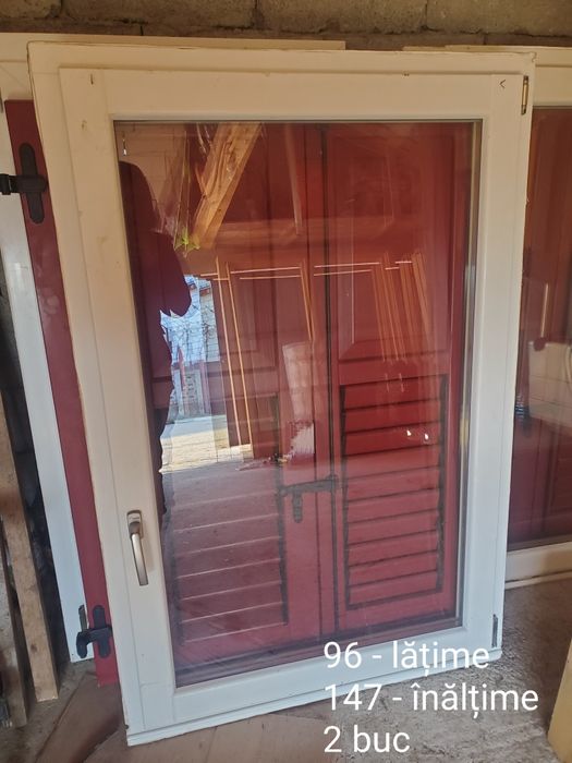 Geamuri lemn masiv și termopan PVC