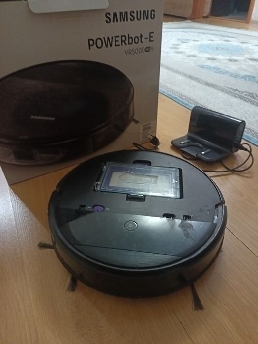 Робот пылсесо sumsung powerbot vr5000