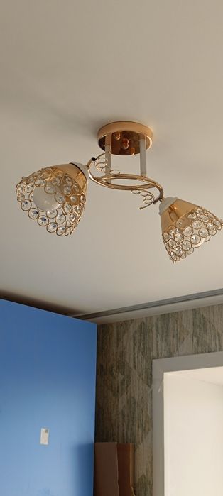 Продам люстру новую