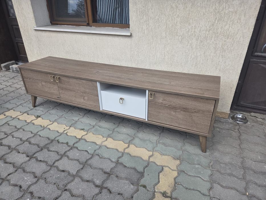 Шкаф за телевизор