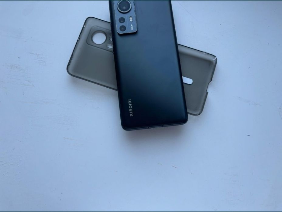 Продам Xiaomi 12 8/256