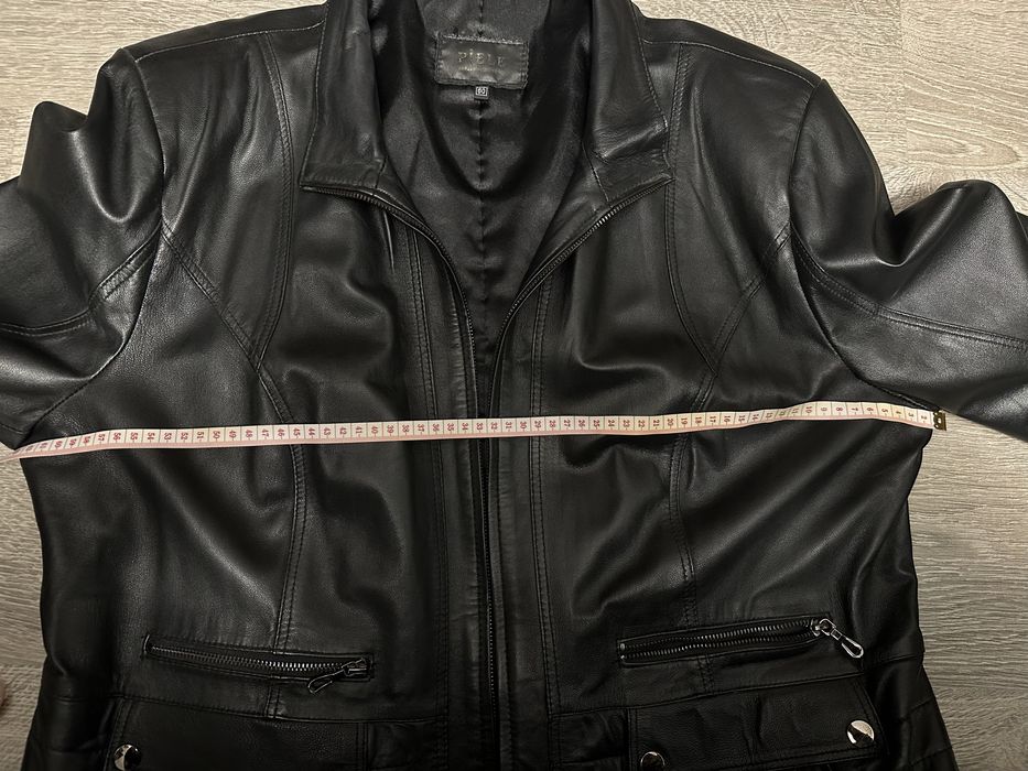 Geaca neagra de piele naturala